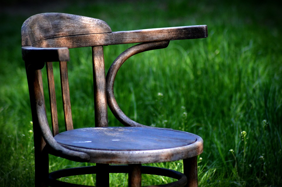 Chaise en bois : comment la restaurer ?
