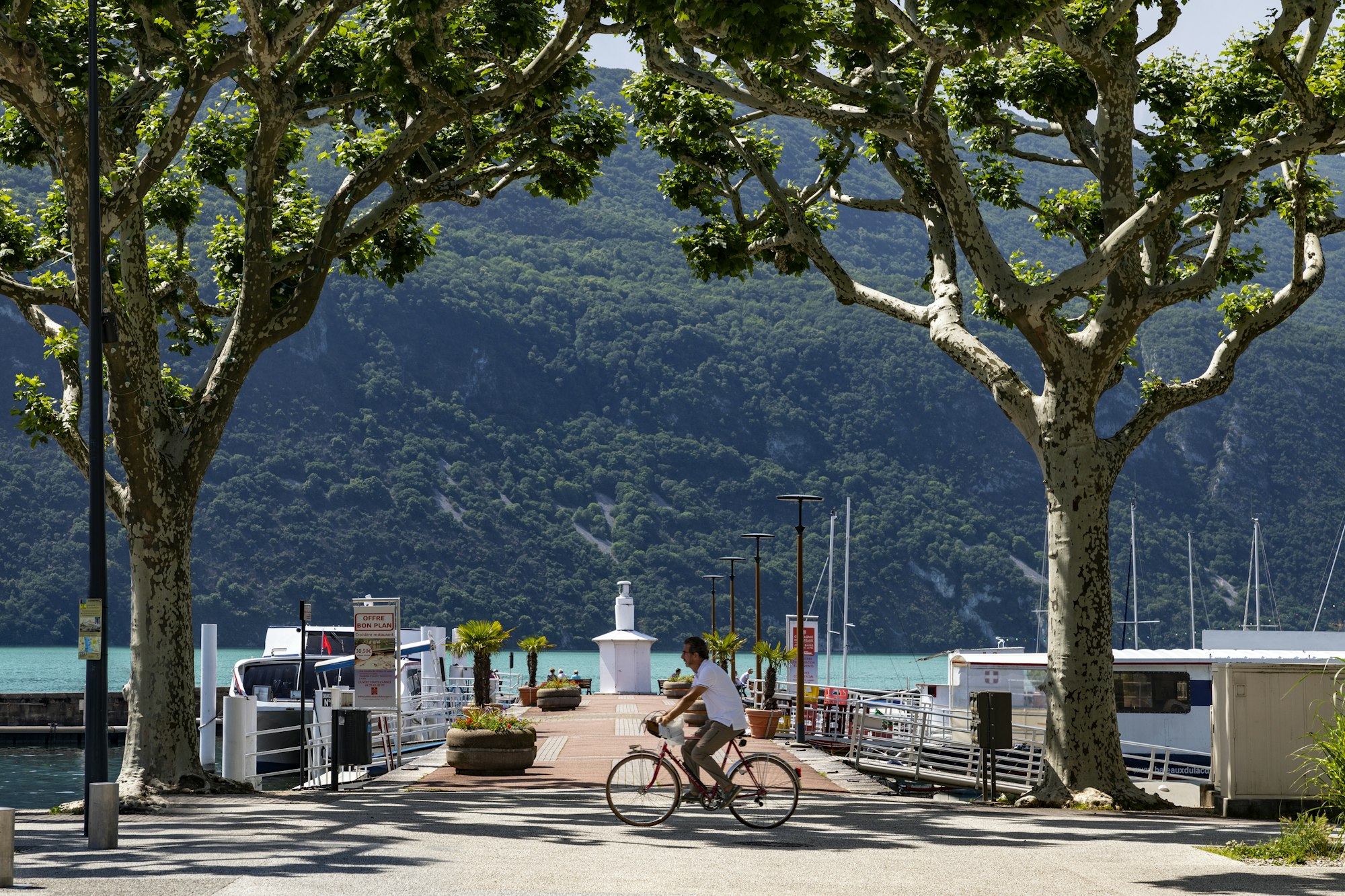 Boulevard Du Lac - Aix les Bains - France