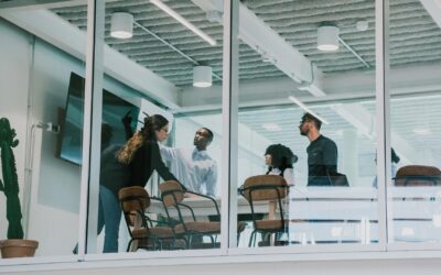 Test et avis sur les nouvelles fonctionnalités de suivi de campagne de HubSpot.